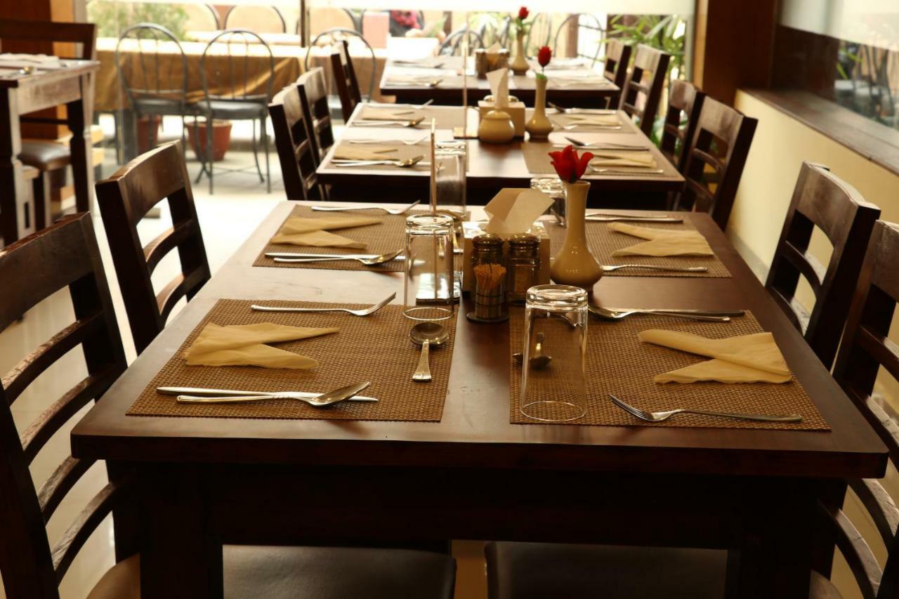 Norbulinka Boutique Hotel Катманду Екстериор снимка