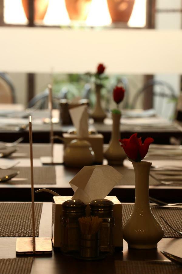 Norbulinka Boutique Hotel Катманду Екстериор снимка